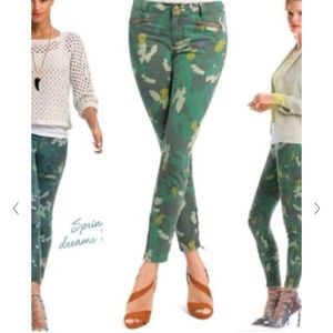 CAbi camouflaged pants excellent condition sz 4